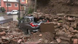 Sistema frontal: Muro se derrumba sobre un auto en Viña del Mar