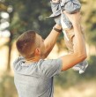 Un nuevo beneficio económico podría llegar a las familias si avanza la propuesta que actualmente se discute en el Congreso. Se trata del Bono Extraordinario de Apoyo a la Niñez. Conoce qué personas tendrán prioridad para recibirlo.