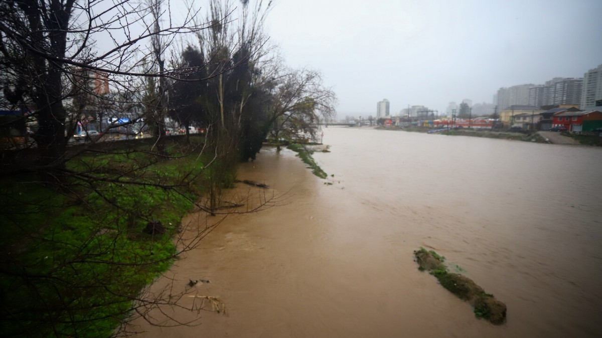 Senapred solicita evacuar diversos sectores por efectos del sistema frontal: Revisa las últimas alertas SAE