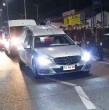 El féretro del cabo 1° Marco Cosme, quien murió tras recibir un disparo en el rostro durante un operativo en Los Ríos, llegó esta noche a Temuco, donde mañana se realizará un culto antes de su traslado. Aquí, todos los detalles del funeral.