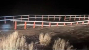 Video muestra el momento exacto en que puente de Monte Patria es arrastrado por el río