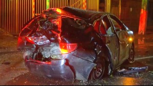 Robaron un auto de aplicación y chocaron con un árbol: Detienen a falsos pasajeros en Cerro Navia