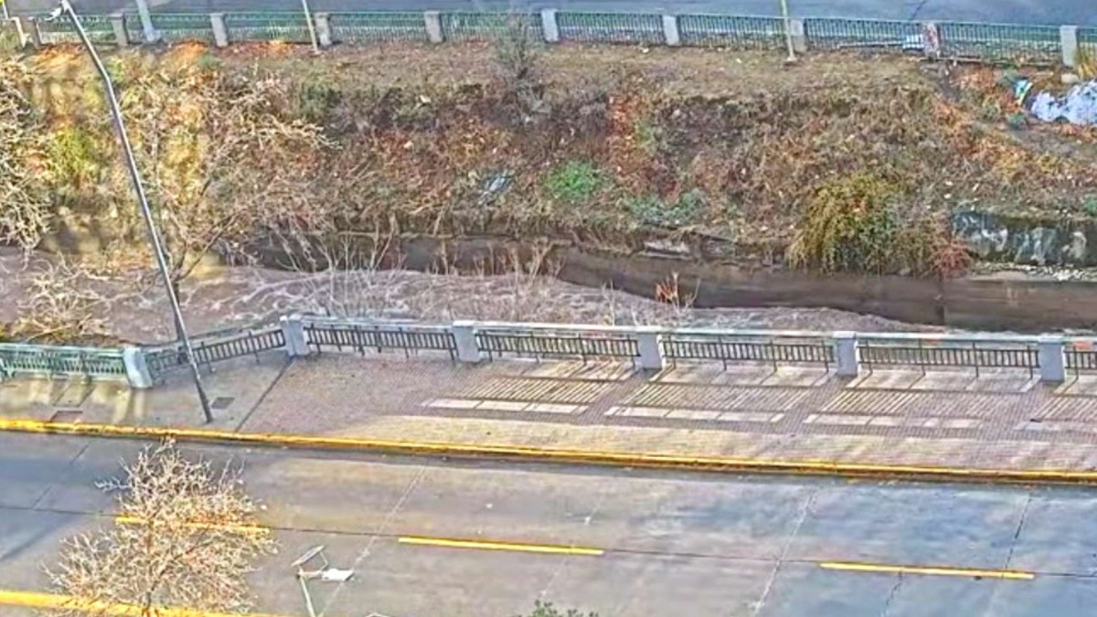 Sistema frontal en Santiago: Así está el nivel de las aguas del Canal San Carlos a esta hora