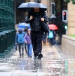 Las lluvias continuarán este lunes 20 de julio y podrían dificultar el traslado de miles de trabajadores. Revisa qué dice la Dirección del Trabajo sobre descuentos de sueldo, despidos y las obligaciones de los empleadores.