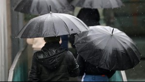 Hasta 40 mm de precipitaciones: Meteorología actualiza y emite 'avisos' por lluvias en zonas de 7 regiones a partir del lunes