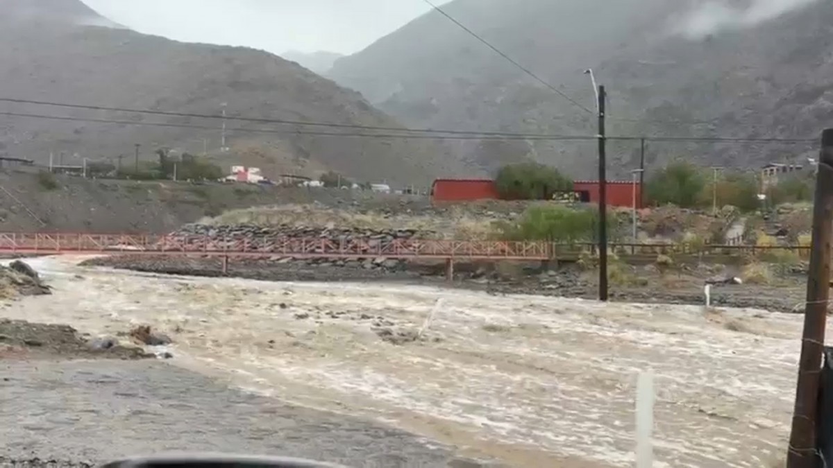 Buscan a mujer criancera desaparecida tras alud de nieve en Alto del Carmen