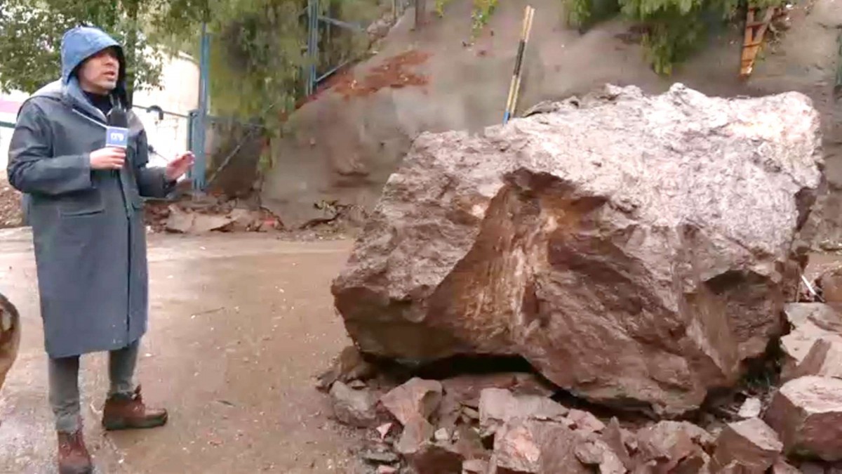 Roca de 40 toneladas cayó en su pieza mientras dormía: Menor se salva de milagro durante temporal en Putaendo