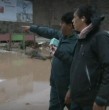 El periodista Gustavo Huerta vivió un tenso momento en El Islón tras ser alertado por vecinos ante el riesgo de quedar aislado en vivo producto de la crecida de la quebrada. Revisa los detalles.