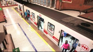 Metro de Santiago restablece su servicio tras cierre de cuatro estaciones de la Línea 1