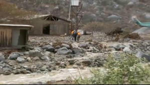Hombre muere antes de ser rescatado en Quebrada Honda: Le cayó parte de un techo cuando quedó aislado con su padre de 84 años
