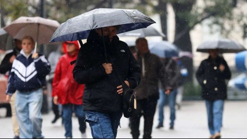 Hasta 40 mm de lluvias: Actualizan aviso de precipitaciones que durarán hasta el miércoles en sectores de cinco regiones