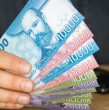 Caja La Araucana y Caja 18 anunciaron beneficios extraordinarios para afiliados afectados por el sistema frontal. Revisa qué ayudas entregan, quiénes pueden acceder y los requisitos para solicitarlas.