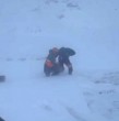 Un video muestra el momento del rescate de los tres jóvenes que se encontraban desaparecidos en el Cajón del Maipo, en medio del sistema frontal que afectó a la zona.