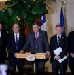 El Senado aplazó la votación del informe de la Comisión Mixta sobre la megarreforma tras detectar que al Gobierno le faltaba un voto para su aprobación. La discusión se retomará tras la semana distrital, según lo informado por el Ejecutivo.