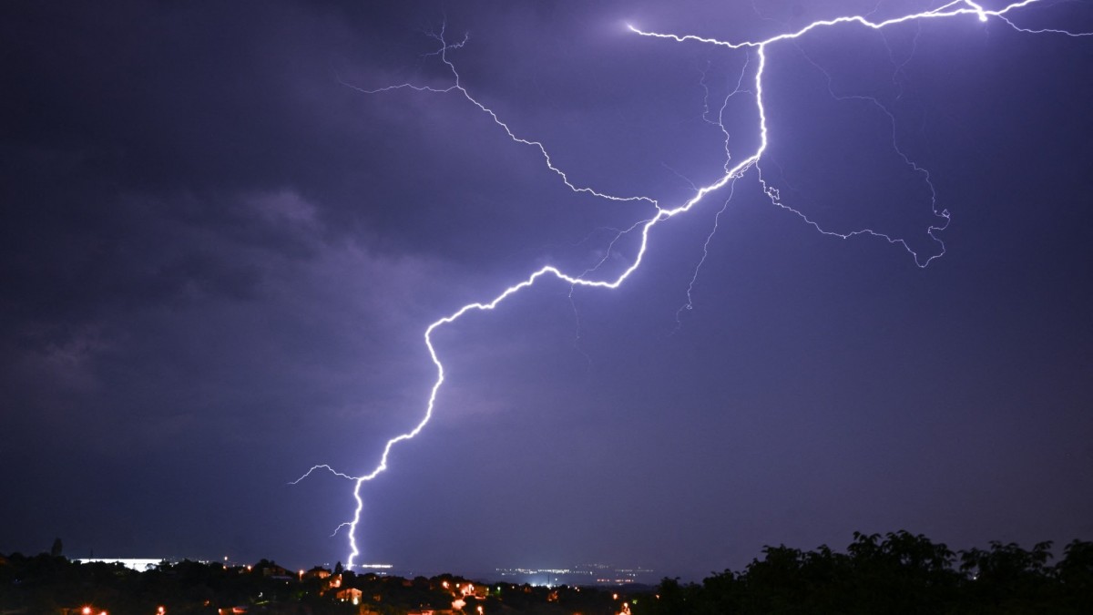 Emiten aviso meteorológico por tormentas eléctricas y granizos para dos provincias del país