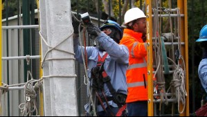 Las 7 comunas que tienen cortes de luz programados para este martes 28 de julio en la RM