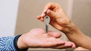 Mujer obtuvo una casa con subsidio, pero no logró comprobar que vivía allí: Vivienda podría ser reasignada