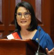 En su primer día como presidenta de Perú, Keiko Fujimori anunció que las Fuerzas Armadas liderarán temporalmente la seguridad en zonas afectadas por el crimen organizado. Durante la jornada se reunió con el presidente José Antonio Kast.