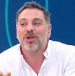 José Antonio Neme sorprendió en Mucho Gusto al reflexionar sobre un eventual fin del mundo. El periodista aseguró que preferiría quedarse en casa junto a sus perros y mirar el escenario desde su balcón: Todo lo demás me importa un bledo.