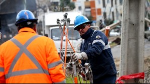 13 comunas tienen cortes de luz este jueves 30 de julio en la Región Metropolitana