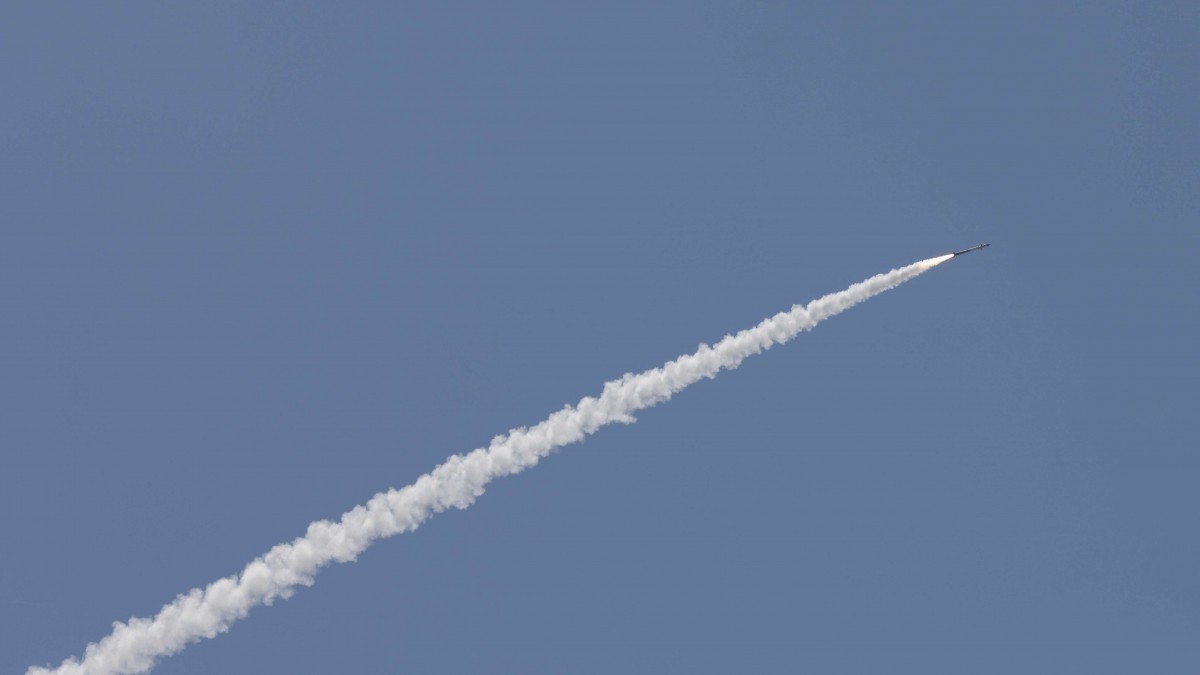 EEUU intercepta misiles iraníes y lanza ataques en Oriente Medio