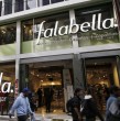 Falabella inauguró su primera tienda en Angol, ampliando su presencia en el sur de Chile. El nuevo local generó más de 40 empleos e incorporó a un establecimiento educacional de la comuna al programa Haciendo Escuela.