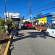 Un camión causó un accidente en las inmediaciones de la feria de Cartagena. Carabineros informó que dos personas resultaron con lesiones de gravedad y otras diez con heridas de diversa consideración. Cámaras registraron el momento del siniestro.