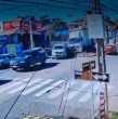 Imágenes captaron el accidente en las inmediaciones de la feria de Cartagena, que involucró a un camión y al menos a cuatro vehículos. Carabineros informó que hay dos lesionados de gravedad y diez personas con heridas de diversa consideración.