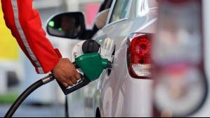 Bencinas seguirían al alza: Así quedarían los precios tras el próximo ajuste de agosto, según proyecciones del mercado