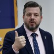 Johannes Kaiser propuso privatizar parcial o totalmente Codelco y entregar hasta $2 millones a cada chileno con los recursos obtenidos. El Partido Nacional Libertario plantea mantener la mayoría estatal.
