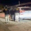Una exfuncionaria de Banco Santander fue detenida en Linares por su presunta participación en un fraude cercano a $2 mil millones. La PDI incautó más de ocho celulares y recuperó cerca de $1.000 millones.