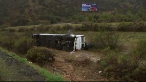 Al menos 15 lesionados deja volcamiento de bus en la Ruta 68 a la altura de Curacaví