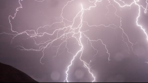'Probabilidad de granizos y fuertes rachas de vientos': DMC emite avisos de tormentas eléctricas en zonas de cinco regiones