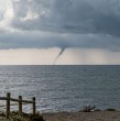 Este domingo, la Dirección Meteorológica de Chile (DMC) actualizó su aviso por probable desarrollo de nubes convectivas con características tornádicas emitido para zonas de una región del país.