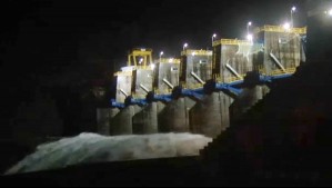 Apertura controlada de compuertas responde al aumento del caudal del río Biobío