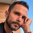 Álvaro Ballero respondió a una usuaria que cuestionó una fotografía junto a sus cuatro hijos publicada en Instagram. El exintegrante de realities compartió el intercambio en sus historias tras celebrar su cumpleaños número 44.