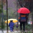 Tras un breve respiro de lluvias en Santiago, el periodista especializado en meteorología, Alejandro Sepúlveda, anticipó precipitaciones para un día de esta semana. ¡Detalles!