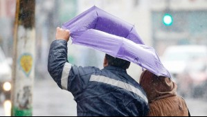 Rachas de hasta 80 km/h: Meteorología emite 'aviso' por vientos normales a moderados en zonas de siete regiones del país
