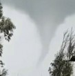 La Dirección Meteorológica confirmó que el tornado que afectó la región de Ñuble el 27 de julio fue un tornado saltarín, con contacto intermitente con el suelo. El fenómeno fue clasificado como EF1.