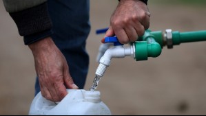 Hasta 15 horas sin servicio: Las 5 comunas con cortes de agua programados para este jueves en la RM