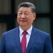 China anunció nuevas represalias contra Estados Unidos al restringir las exportaciones de drones y prohibir transacciones con seis empresas estadounidenses, en respuesta a las sanciones comerciales impuestas por Washington.