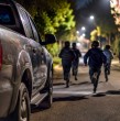 Un empresario quedó en prisión preventiva tras una querella que lo acusa de perseguir, retener y amenazar a un grupo de niños que jugaban al rin raja en Vitacura. La causa permanece reservada y la investigación sigue en curso.