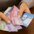 La Compensación por Diferencias de Expectativa de Vida busca aumentar las pensiones de mujeres jubiladas. Revisa quiénes pueden recibir el monto máximo, cómo se calcula y cuáles son los requisitos.