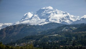 Tragedia en Perú: Chileno muere tras sufrir caída mientras escalaba el nevado Huascarán