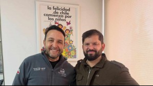 Expresidente Boric deja mensaje político y saluda a 'las señoras de feria' tras visita a San Ramón