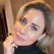 Gissella Gallardo generó preocupación entre sus seguidores de Instagram tras compartir una imagen desde una clínica, donde se la ve recostada en una camilla, con una bata azul, su brazo con vendaje y una vía.