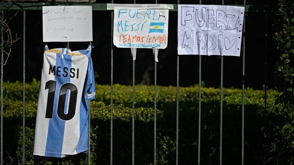 'Fuerza flia' y 'Fuerza Messi, te amo siempre': Lionel Messi despidió a su padre entre mensajes de cariño en su natal Rosario