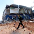 Al menos 18 muertos y decenas de estructuras colapsadas dejó un devastador terremoto de magnitud 7,4 en Colombia. El epicentro se ubicó en el departamento de Chocó y afectó gravemente a Pereira y Cali.