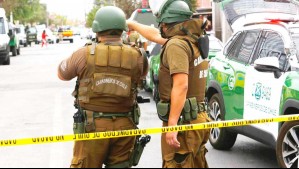 Violento robo a joyería en Santiago: Rompieron cinco rejas en minutos e intentaron atropellar a carabinero al huir