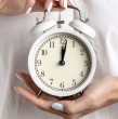 El horario de verano volverá a regir en gran parte de Chile desde septiembre de 2026. Revisa la fecha exacta en que deberán adelantarse los relojes una hora y las regiones que quedarán fuera de este cambio.